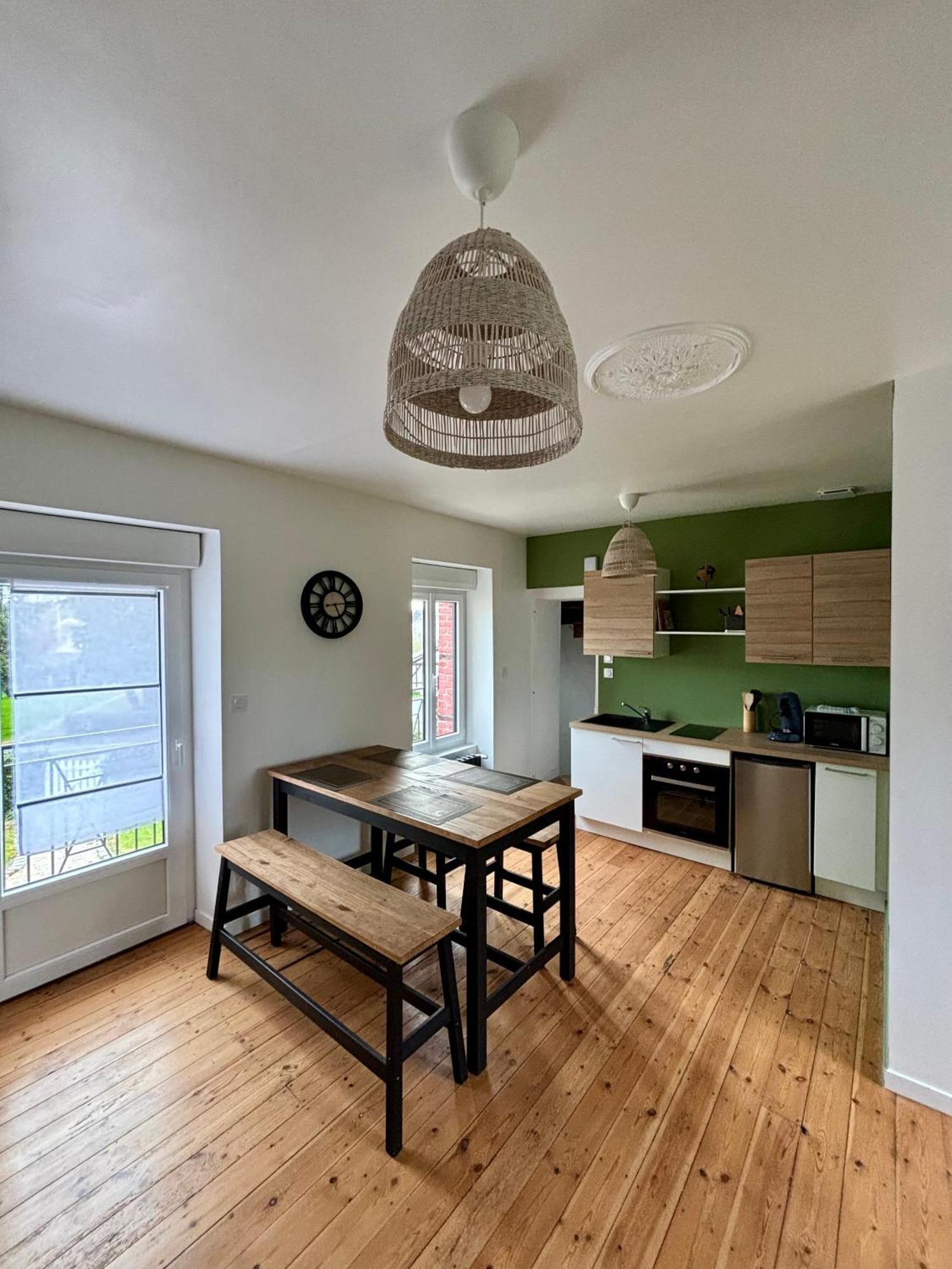 Gite De La Petite Tour Pontorson Extérieur photo
